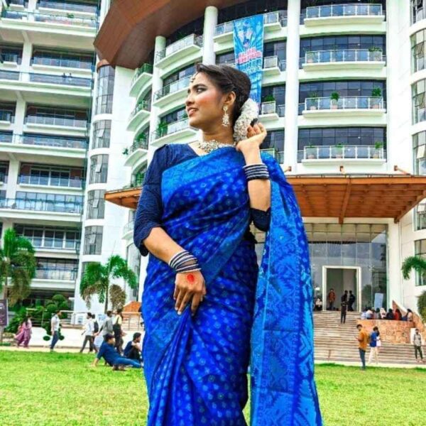 হাল্ফ সিল্ক অরিজিনাল মনিকা তাঁতের জামদানী শাড়ি (১২ হাত)